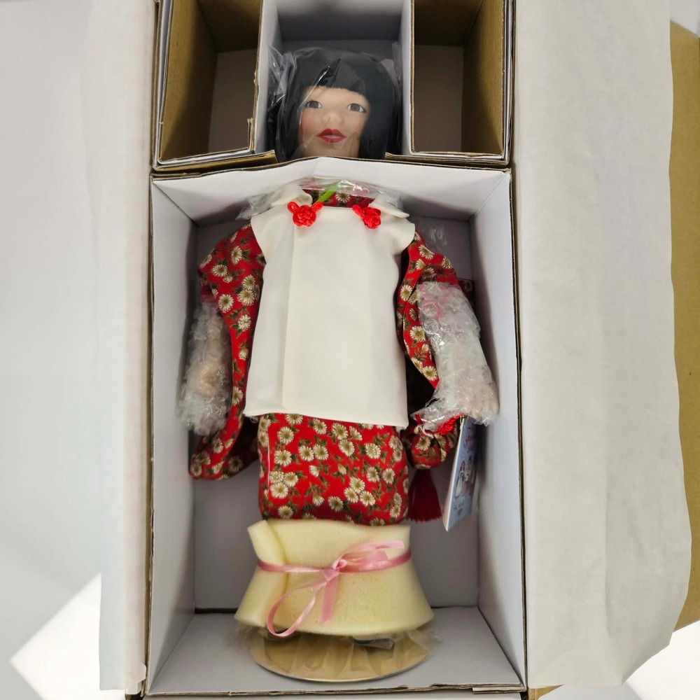 Gorham Friendship Dolls Kinuko The Japanese Traveler FD4 Porcelain Doll NIB